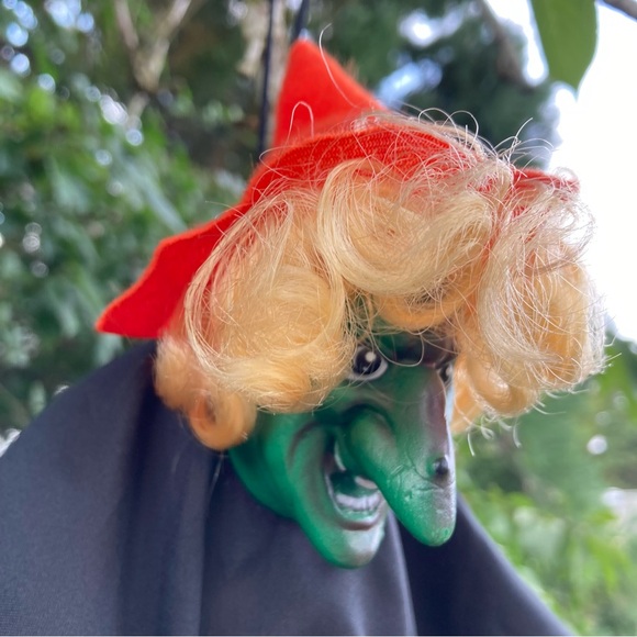 😻 3 for $13 *broken* Halloween Witch Hanging - Picture 3 of 11